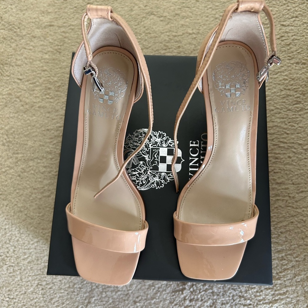 Vince Camuto Patent Leather High Heels Size 7